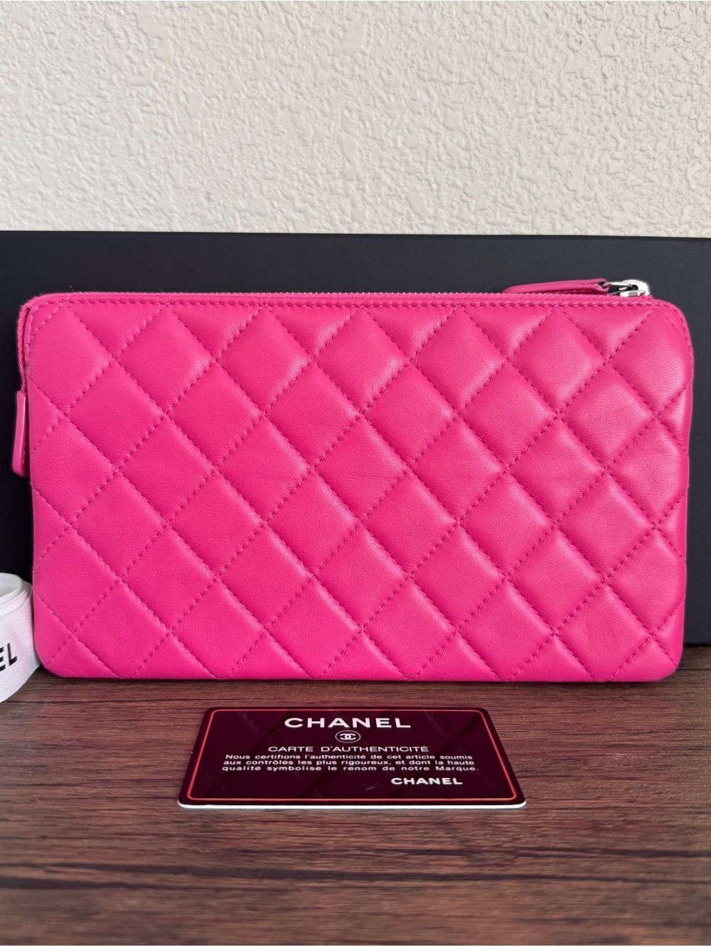 ❌SOLD❌CHANEL Large Diamond Quilted Lambskin Leather Clutch - Picture 5 of 9